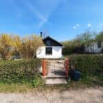 Hyggelig kolonihave med udestue